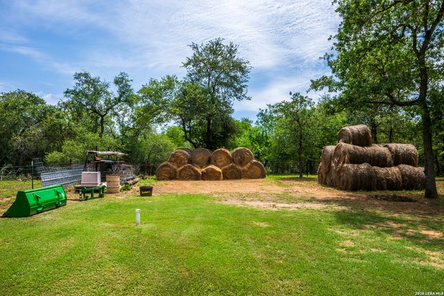 11259 N State Highway 80, Leesville, TX 78122