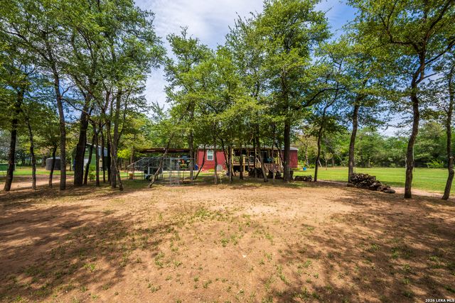 11259 N State Highway 80, Leesville, TX 78122