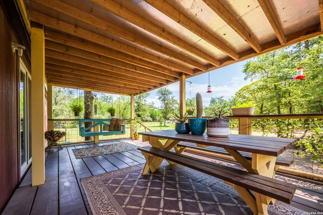 11259 N State Highway 80, Leesville, TX 78122