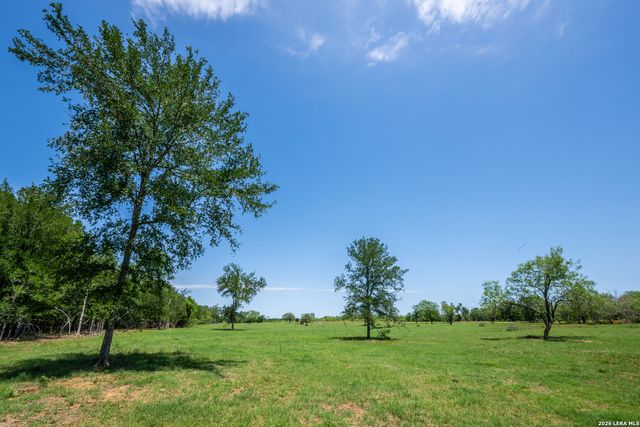 11259 N State Highway 80, Leesville, TX 78122