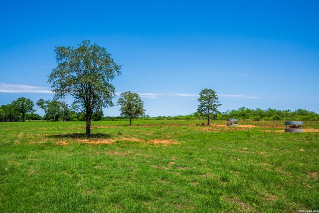 11259 N State Highway 80, Leesville, TX 78122