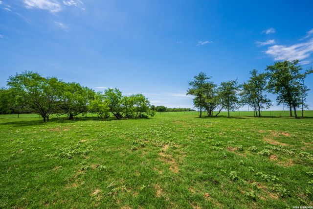 11259 N State Highway 80, Leesville, TX 78122