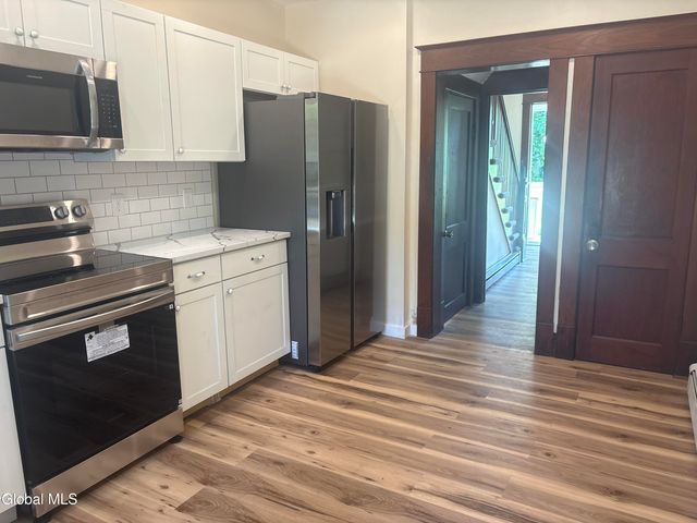 618 Kenwood Avenue, Bethlehem, NY 12054