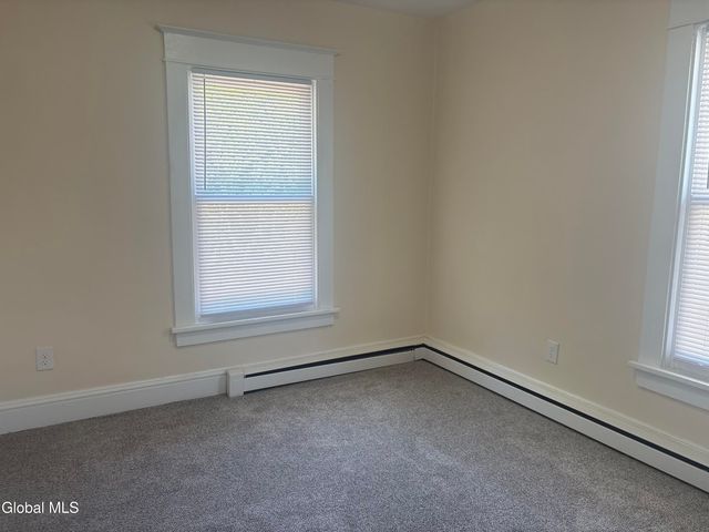 618 Kenwood Avenue, Bethlehem, NY 12054
