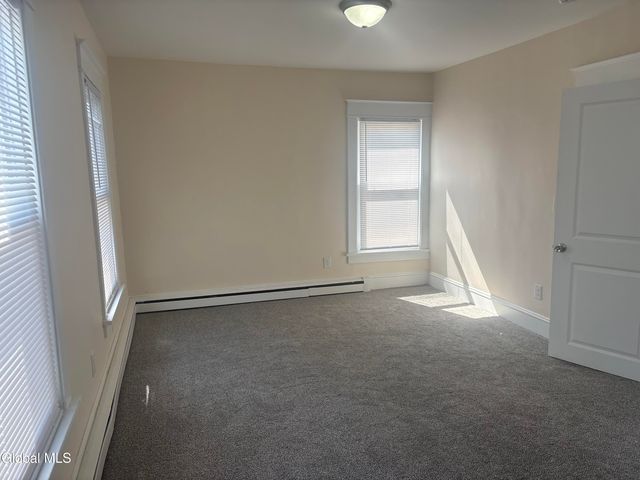 618 Kenwood Avenue, Bethlehem, NY 12054