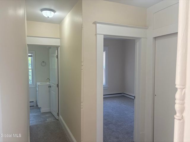 618 Kenwood Avenue, Bethlehem, NY 12054