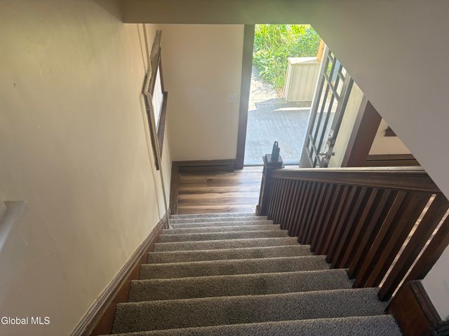 618 Kenwood Avenue, Bethlehem, NY 12054