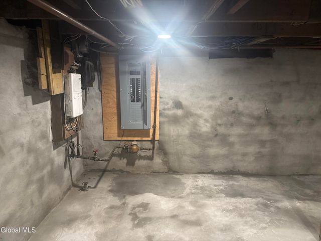 618 Kenwood Avenue, Bethlehem, NY 12054