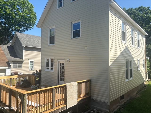 618 Kenwood Avenue, Bethlehem, NY 12054