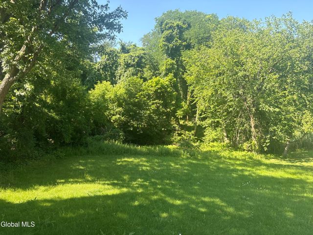 618 Kenwood Avenue, Bethlehem, NY 12054