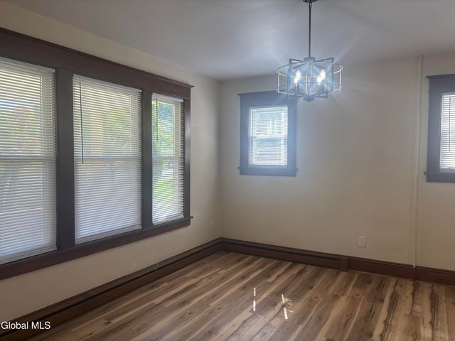 618 Kenwood Avenue, Bethlehem, NY 12054