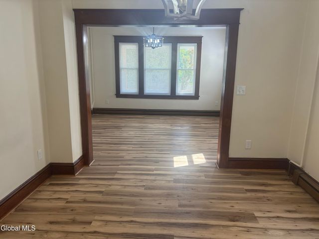 618 Kenwood Avenue, Bethlehem, NY 12054