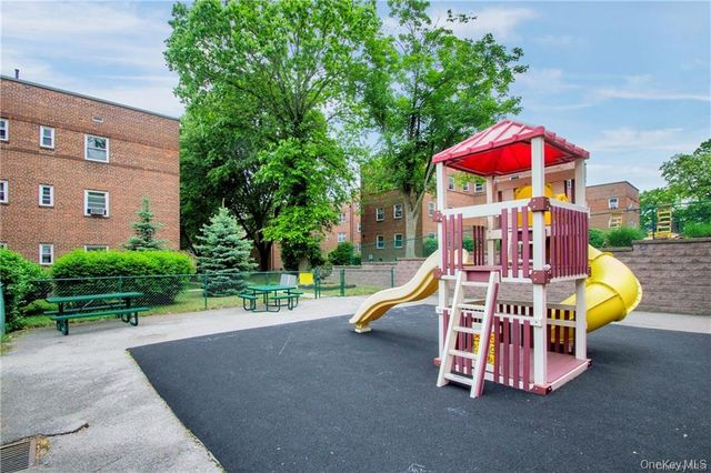 330 S Broadway A6, Tarrytown, NY 10591