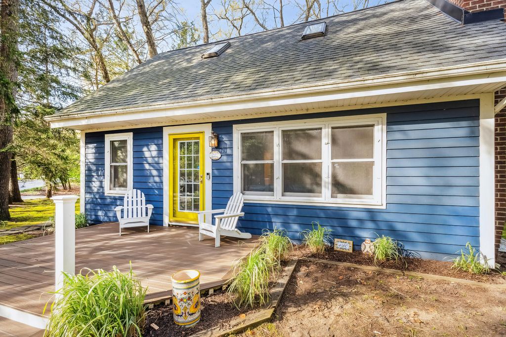 4160 Comanche Trail, Michiana Vllg, MI 49117