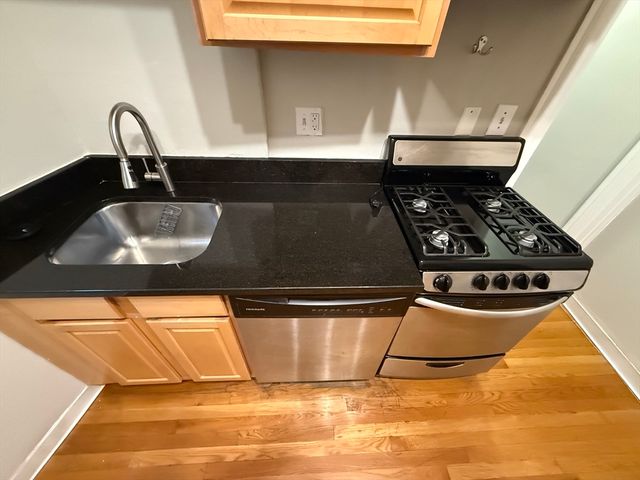 69 Park Drive 10, Boston, MA 02215