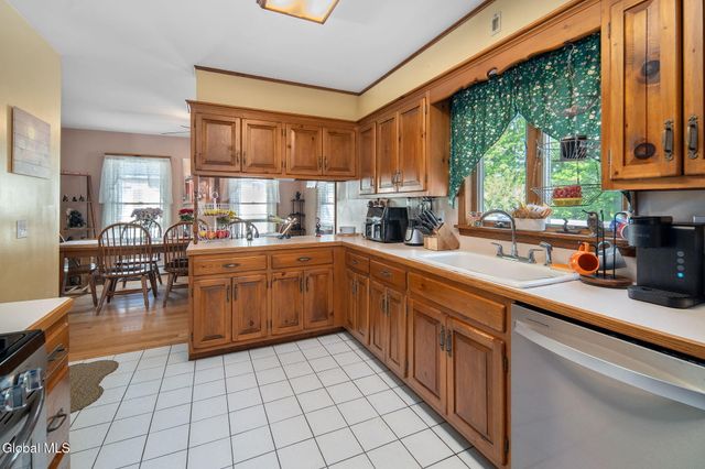 307 W Madison Ave Ext, Johnstown, NY 12095
