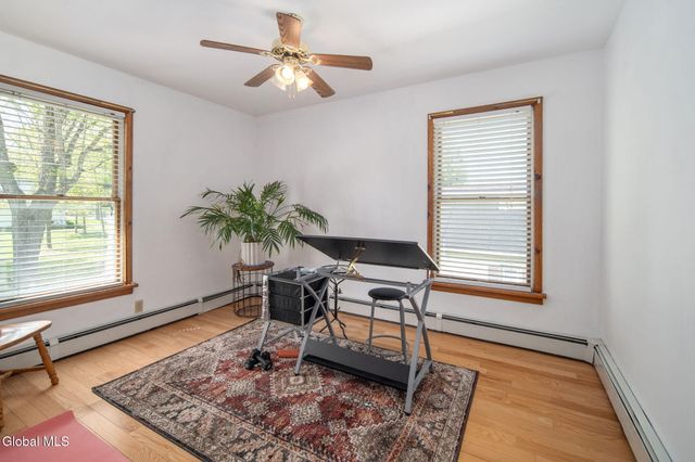 307 W Madison Ave Ext, Johnstown, NY 12095