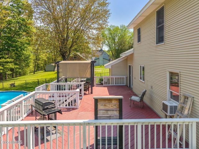 307 W Madison Ave Ext, Johnstown, NY 12095