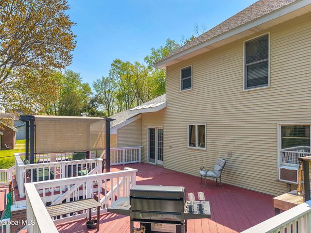 307 W Madison Ave Ext, Johnstown, NY 12095