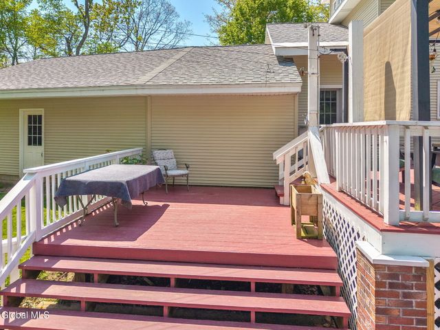 307 W Madison Ave Ext, Johnstown, NY 12095