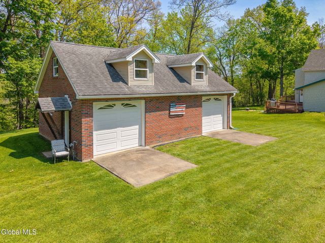307 W Madison Ave Ext, Johnstown, NY 12095