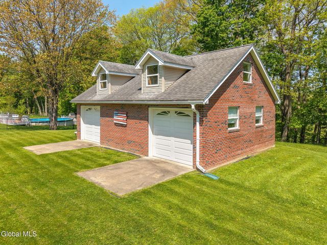 307 W Madison Ave Ext, Johnstown, NY 12095