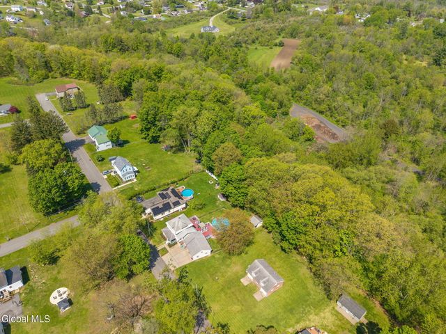 307 W Madison Ave Ext, Johnstown, NY 12095