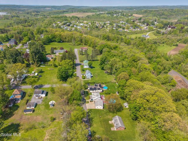 307 W Madison Ave Ext, Johnstown, NY 12095