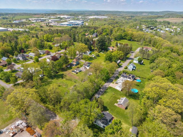 307 W Madison Ave Ext, Johnstown, NY 12095