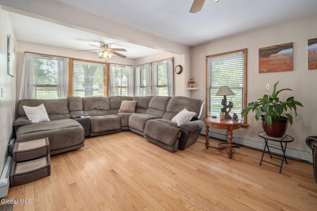 307 W Madison Ave Ext, Johnstown, NY 12095
