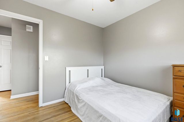 2016 S Elmwood Ave Avenue, Sioux Falls, SD 57105