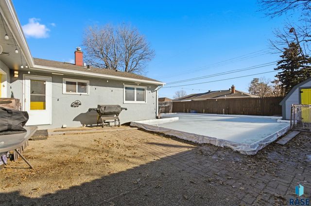 2016 S Elmwood Ave Avenue, Sioux Falls, SD 57105