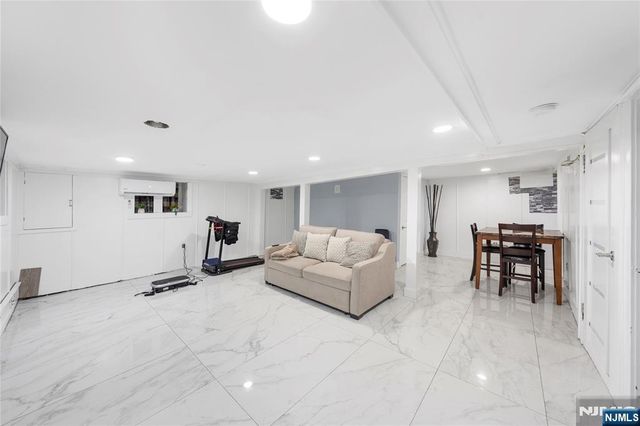 61-63 Keer, Newark, NJ 07112