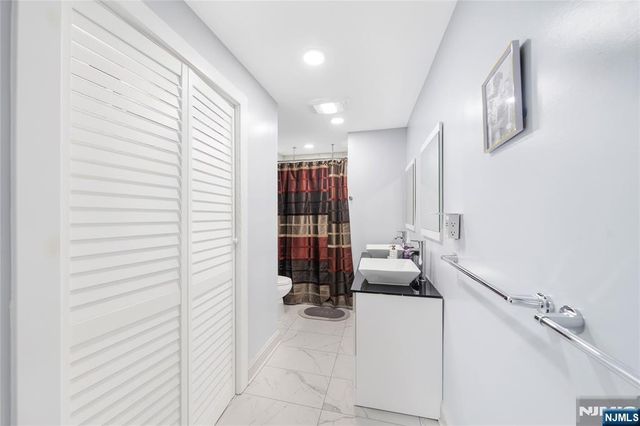 61-63 Keer, Newark, NJ 07112