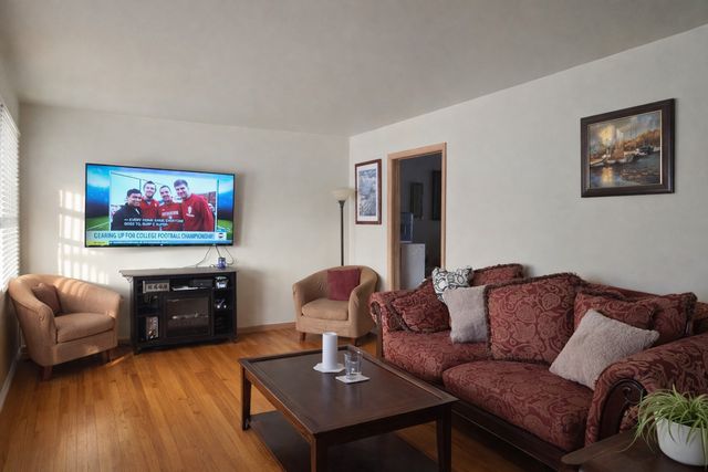 16712 Elm Street, South Holland, IL 60473