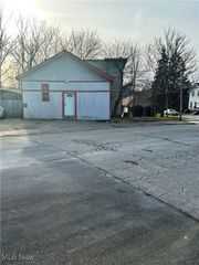 649 Wooster Road N, Barberton, OH 44203