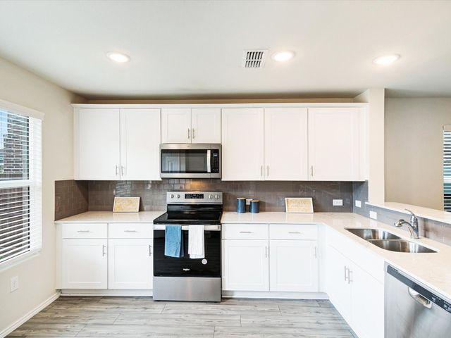 405 Glendale Road, Van Alstyne, TX 75495