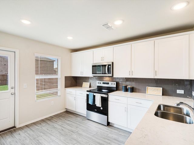 405 Glendale Road, Van Alstyne, TX 75495