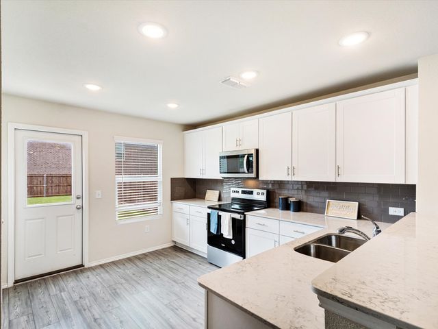 405 Glendale Road, Van Alstyne, TX 75495