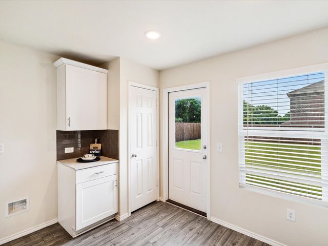 405 Glendale Road, Van Alstyne, TX 75495