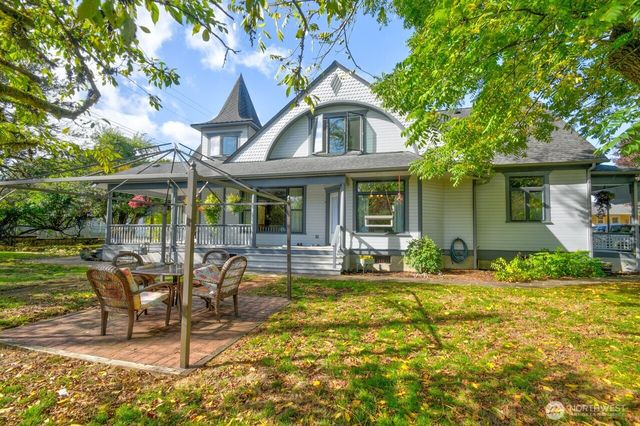 218 E Young Street, Elma, WA 98541