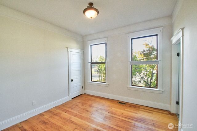 218 E Young Street, Elma, WA 98541