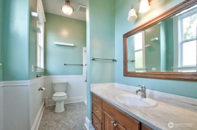 218 E Young Street, Elma, WA 98541