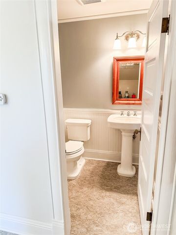 218 E Young Street, Elma, WA 98541