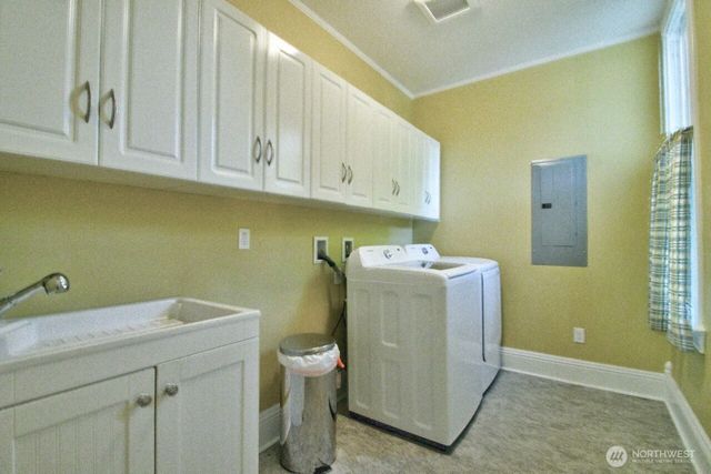 218 E Young Street, Elma, WA 98541