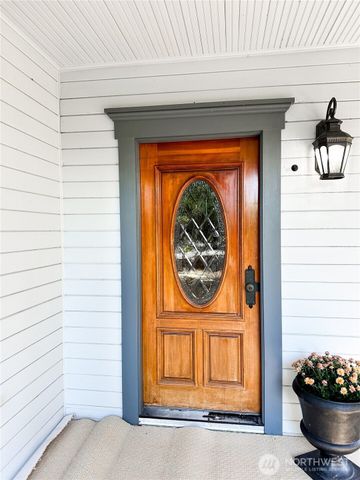 218 E Young Street, Elma, WA 98541