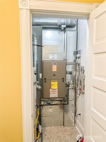 218 E Young Street, Elma, WA 98541