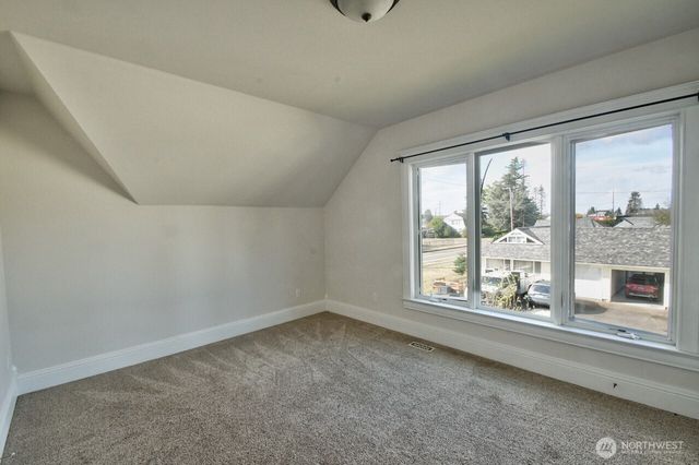 218 E Young Street, Elma, WA 98541