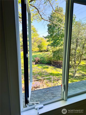 218 E Young Street, Elma, WA 98541