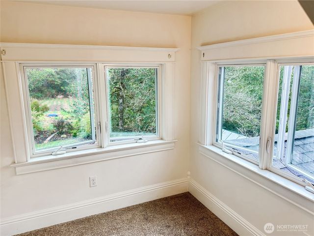 218 E Young Street, Elma, WA 98541